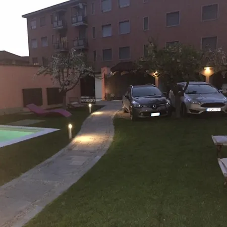 Casa Rosa 3* San Giuliano Milanese